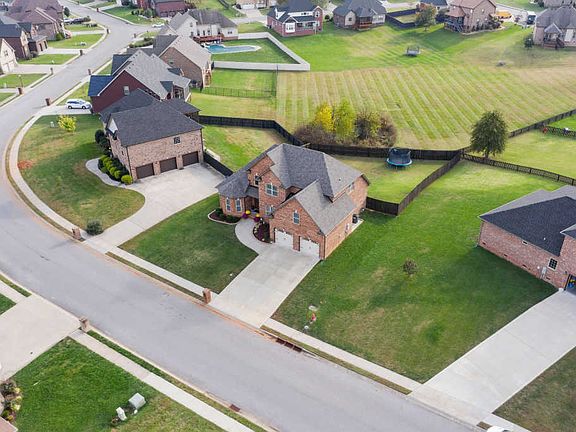 4th image of 1568 Edgewater Ln