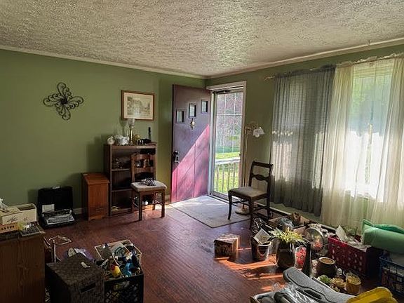 3rd image of 1225 Stanaford Rd