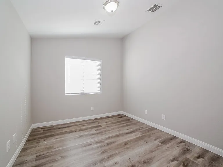 1825 Midnight Wind Ave — Photo 11
