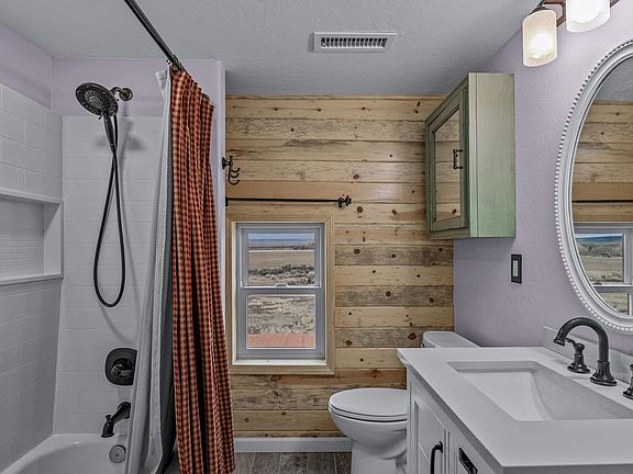 4th image of 1745 Oasis Dr
