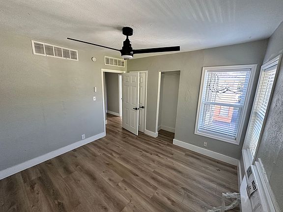 3rd image of 211 SE 13th St APT 4