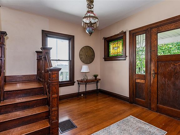 2nd image of 305 Oakwood Ave
