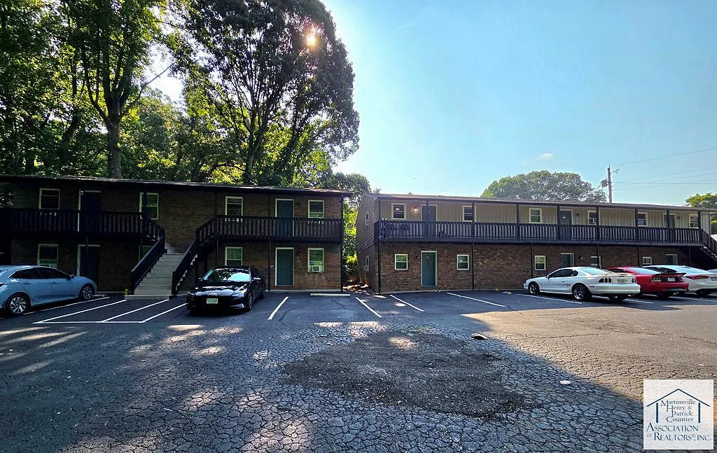 2 bed, $800 — Photo 1