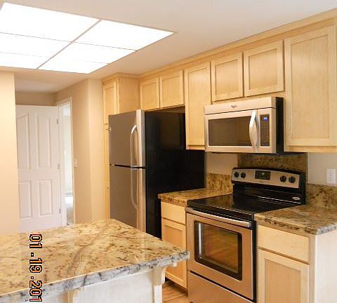 3rd image of 5907 Hillview Ave