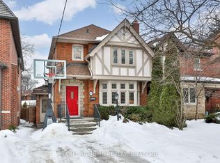 25 Fleming Cres, Toronto, ON M4G2A9