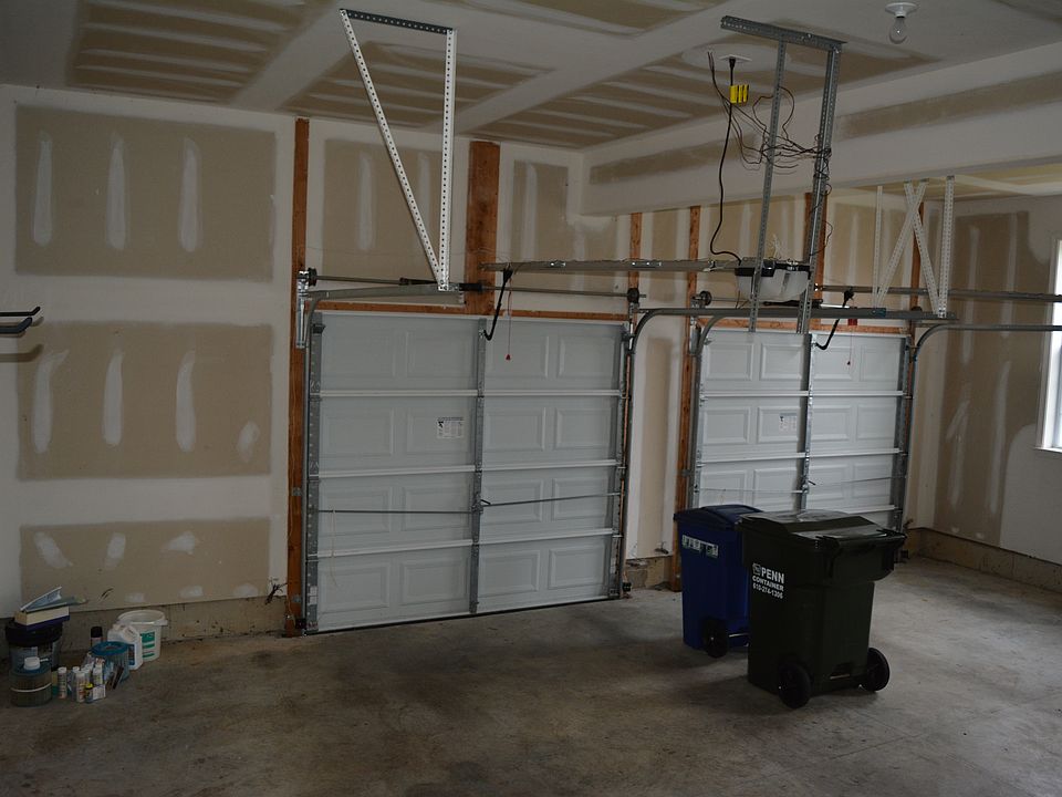 1st image of 406 Wynstone Ct
