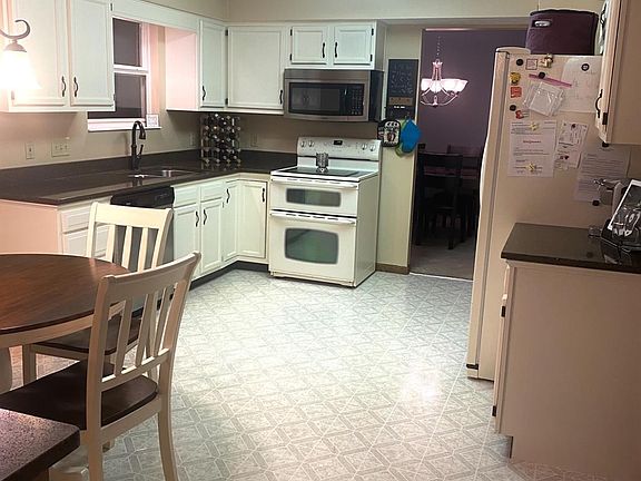 4th image of 6924 Oak Manor Dr