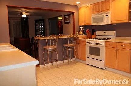 2nd image of 142 S Transit Hill Dr