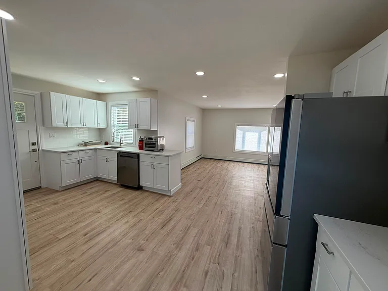 157 Pleasure Ave — Photo 9