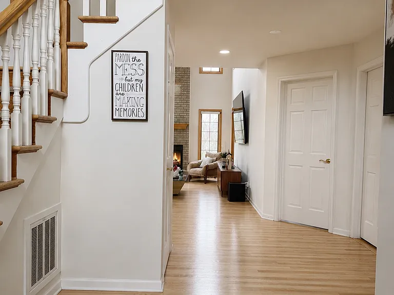 512 Gateshead Dr — Photo 11
