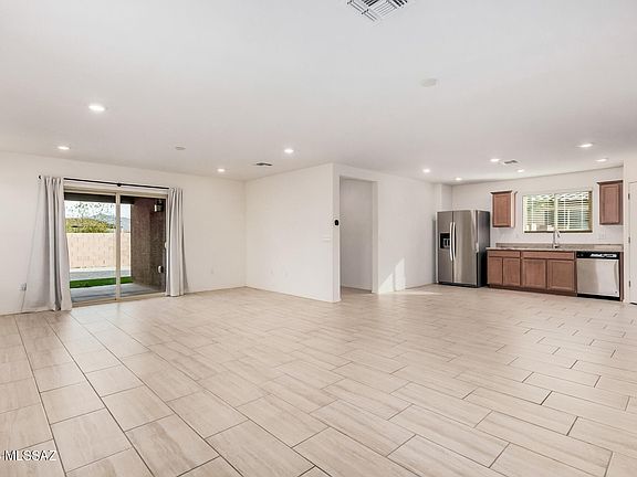 3rd image of 4433 S Sunrise Bluff Way