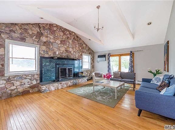 5th image of 29 Southwick Ct S