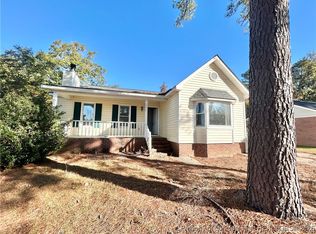 4324 Falls Dr, Hope Mills, NC 28348
