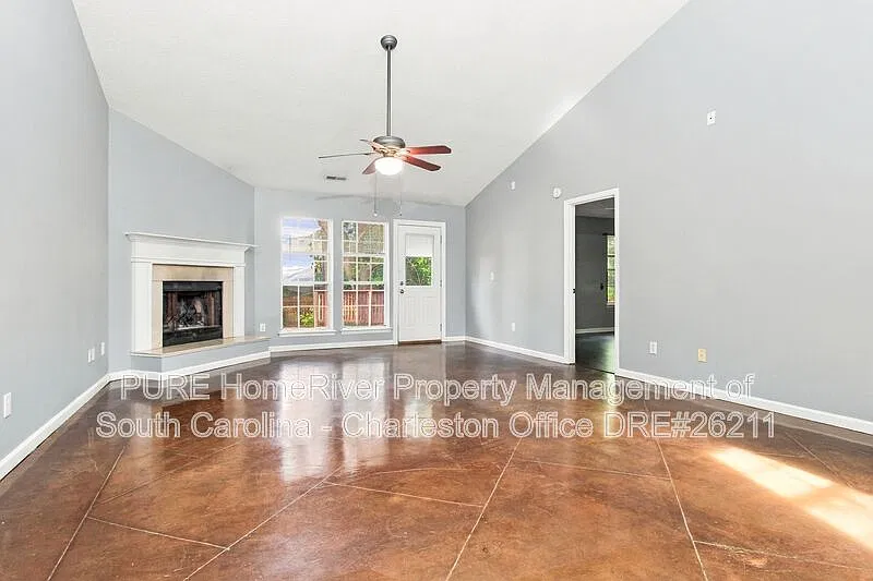 4 bed, 2.0 bath, 1853 sqft, $2,499 — Photo 4