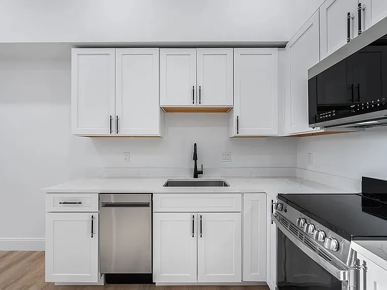 536 Broadway #204 — Photo 5
