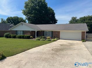 1211 Seminole Dr NW, Hartselle, AL 35640