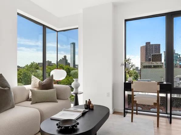 125 Chrystie Street image 1 of 13