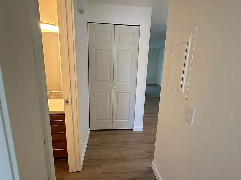 Glacier Park Apartments — Photo 22