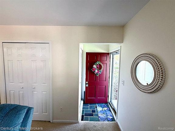 2nd image of 1376 Williamsburg Rd