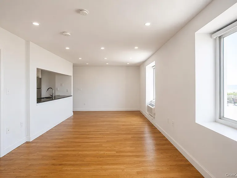 10 Franklin Blvd #205 — Photo 6