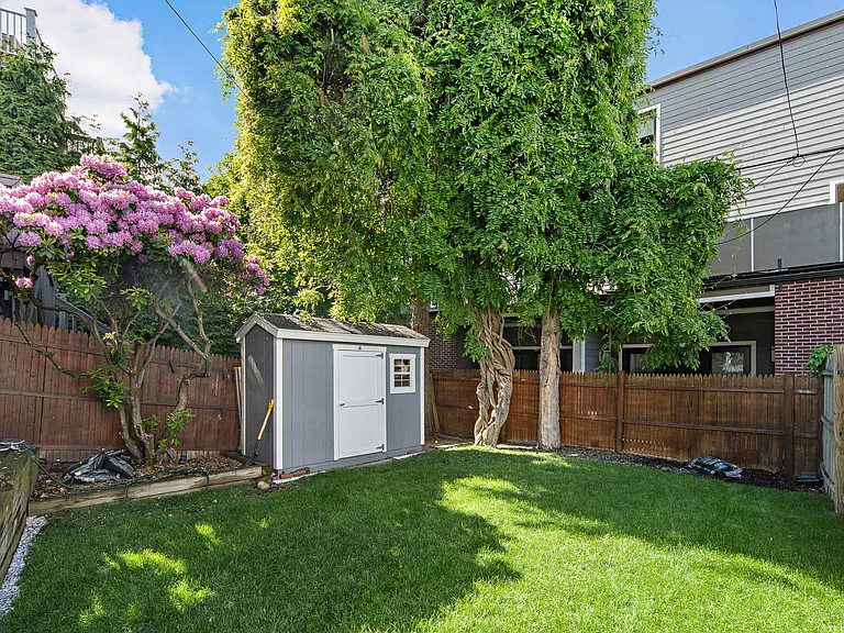 28 Emerson St — Photo 4