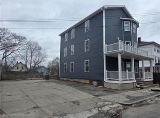 11 Balcom St, Providence, RI 02907