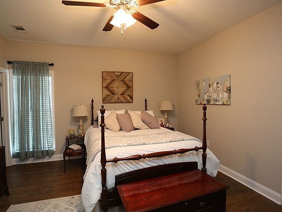 3rd image of 144 Highlands Crossing Blvd
