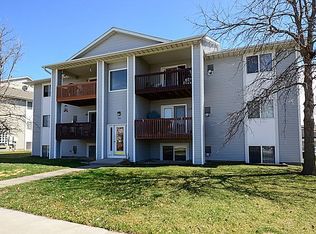 560 Augusta Cir APT 2, North Liberty, IA 52317