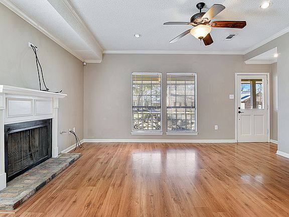 4th image of 4047 Country View Dr