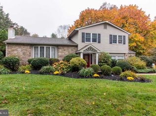 979 Franklin Ln, Maple Glen, PA 19002