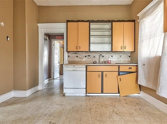 4th image of 3345 Wyandotte St