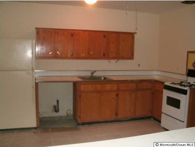 2nd image of 3 Cedar Street #C