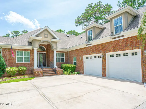 545 Gladstone Circle SW, Ocean Isle Beach, NC 28469