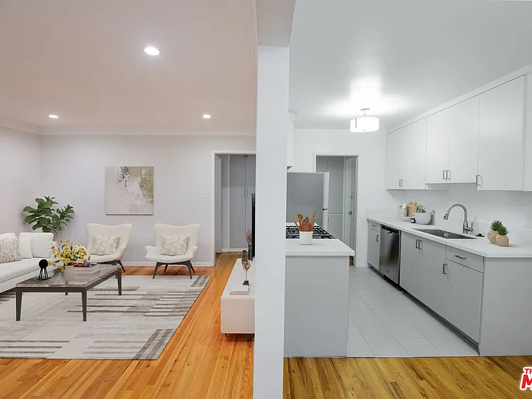 8563 Holloway Dr #3/4 — Photo 3