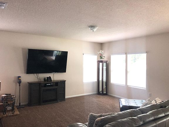 4th image of 7982 Meadow Walk Ln