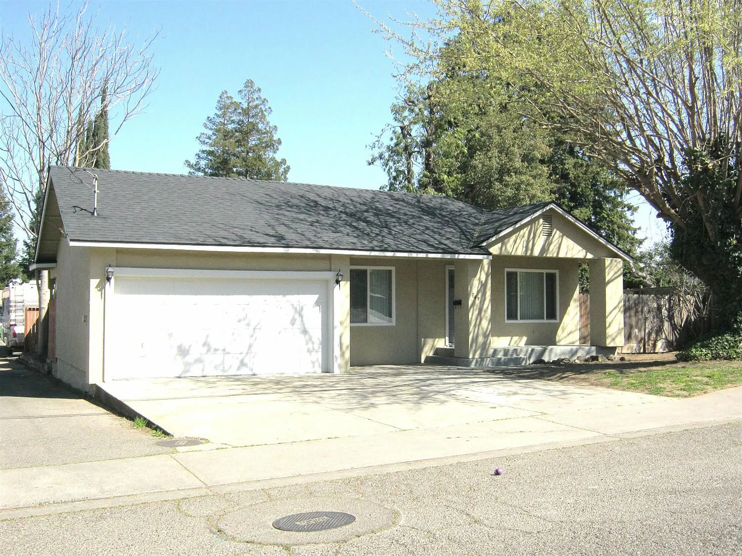749 River Ave photo 1