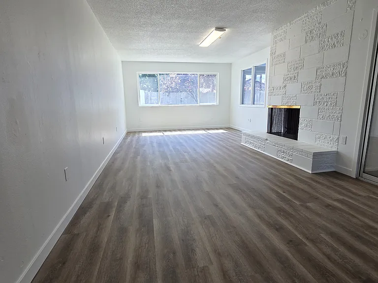 2303 Duportail St — Photo 11
