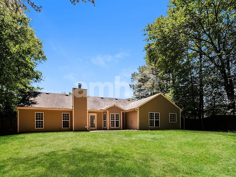 1633 Amalie Dr — Photo 15