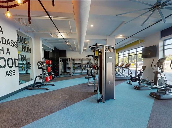 600 W Commonwealth Ave #1004