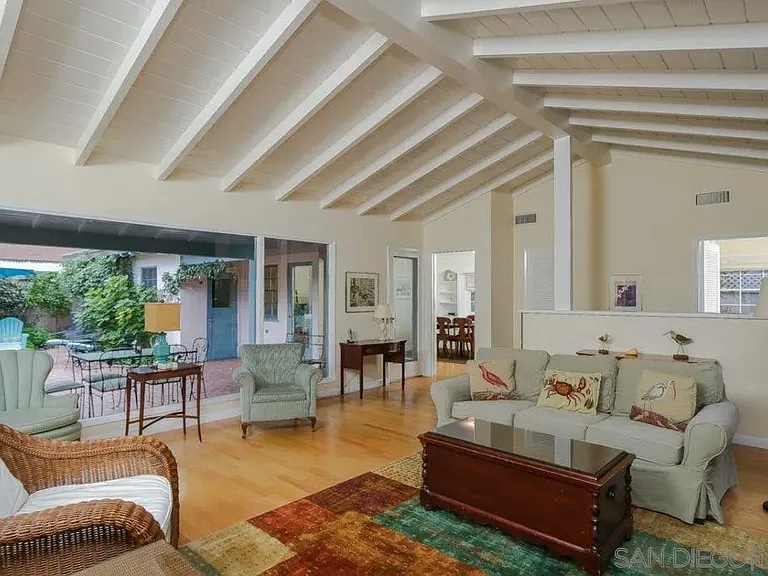 1045 Adella Ave — Photo 24