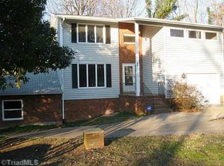 208 Sandra Dr, Jamestown, NC 27282