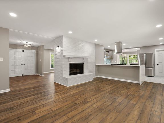 5th image of 1800 Joan Dr
