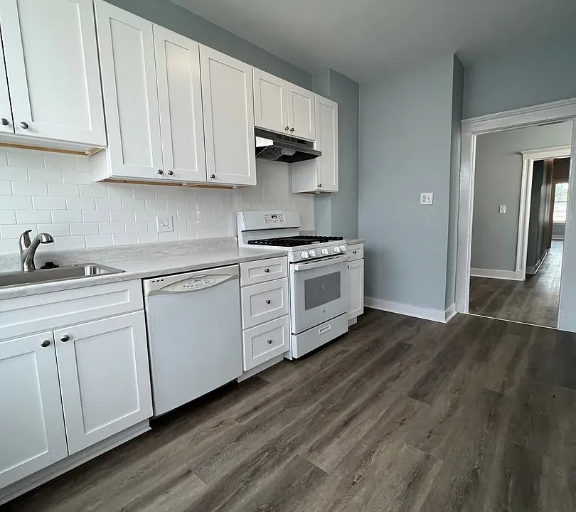 39 Hooker St #2