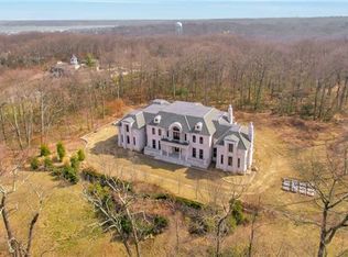 11 Wash Hollow Rd, Upper Brookville, NY 11771