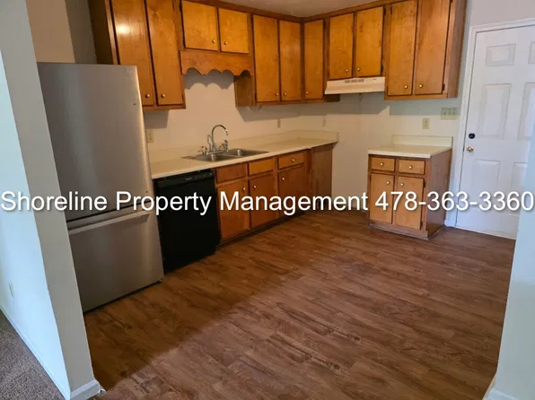 121 Village Ln #A, Milledgeville, GA 31061