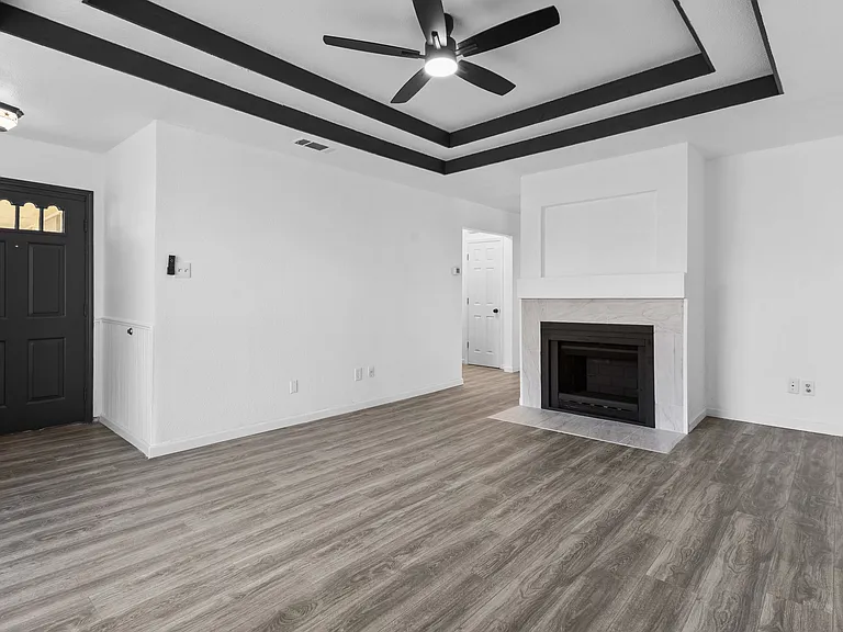 5351 Northridge Blvd — Photo 2
