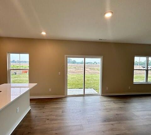 3rd image of 478 Park Vista Dr