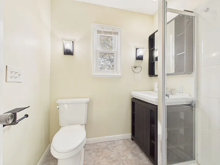 221 N Spring St — Photo 17