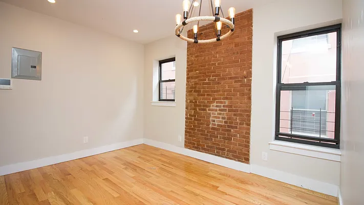 Rented by Nooklyn NYC LLC | media 31
