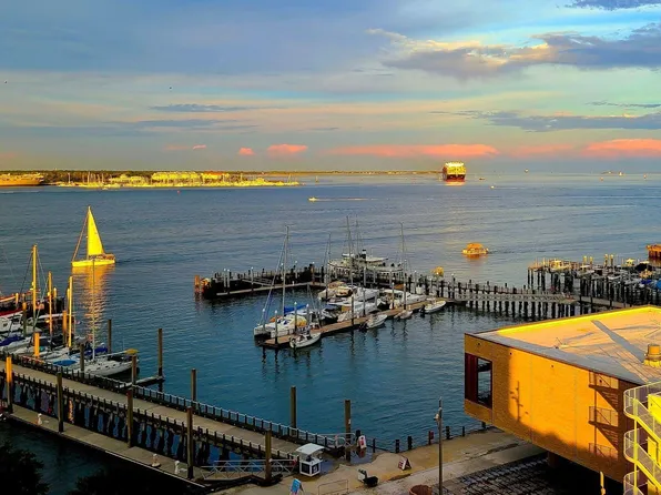 330 Concord St APT 9A, Charleston, SC 29401